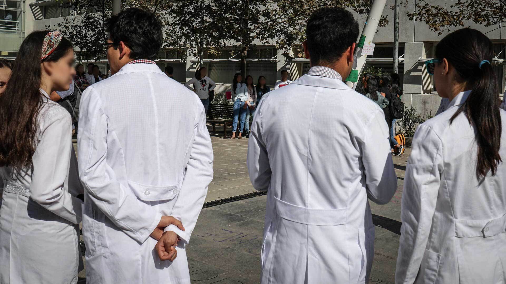 305 mil estudiantes universitarios desertaron de sus carreras